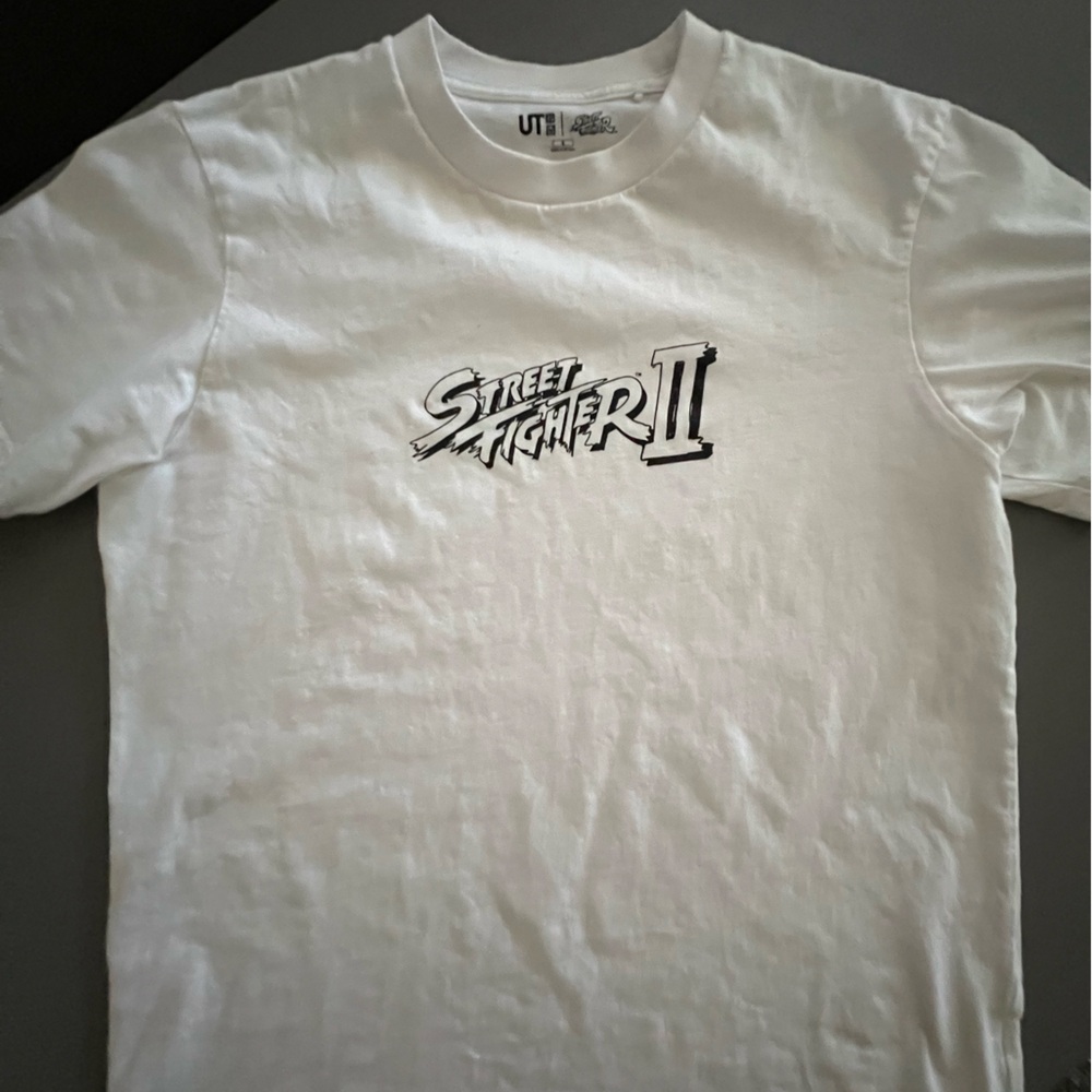 Uniqlo UT Street Fighter Graphic Tee white t-Shirt, Size S